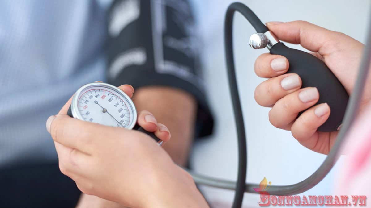 Dấu hiệu thường gặp của bệnh huyết áp cao là gì ?